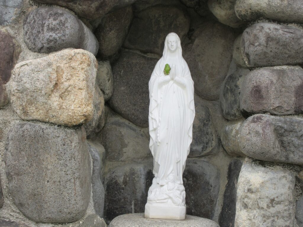 ルルドの緑カエルちゃん 再登場！！